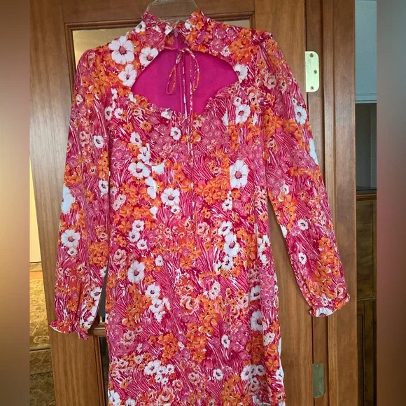 Fashion Nova | Dresses | Fashion Nova Floral Mini Dress With A Cut Out  Diamond Shape On The Bodice | Poshmark
